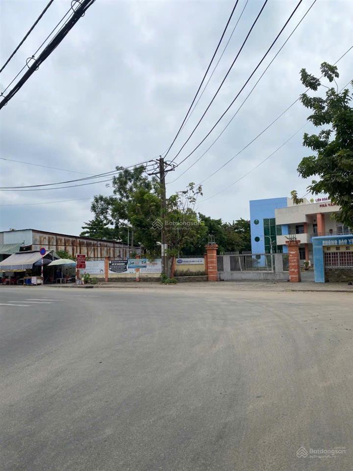 Bán nhà mặt tiền đường dc13 phường tây thạnh dt 4x15 cấp 4 bán 8,2 tỷ  0888 755 *** hiểu