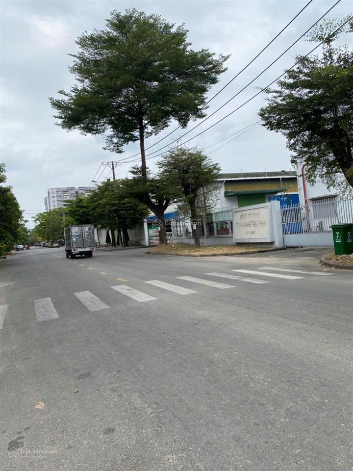 Bán nhà mặt tiền đường dc13 phường tây thạnh dt 4x15 cấp 4 bán 8,2 tỷ  0888 755 *** hiểu