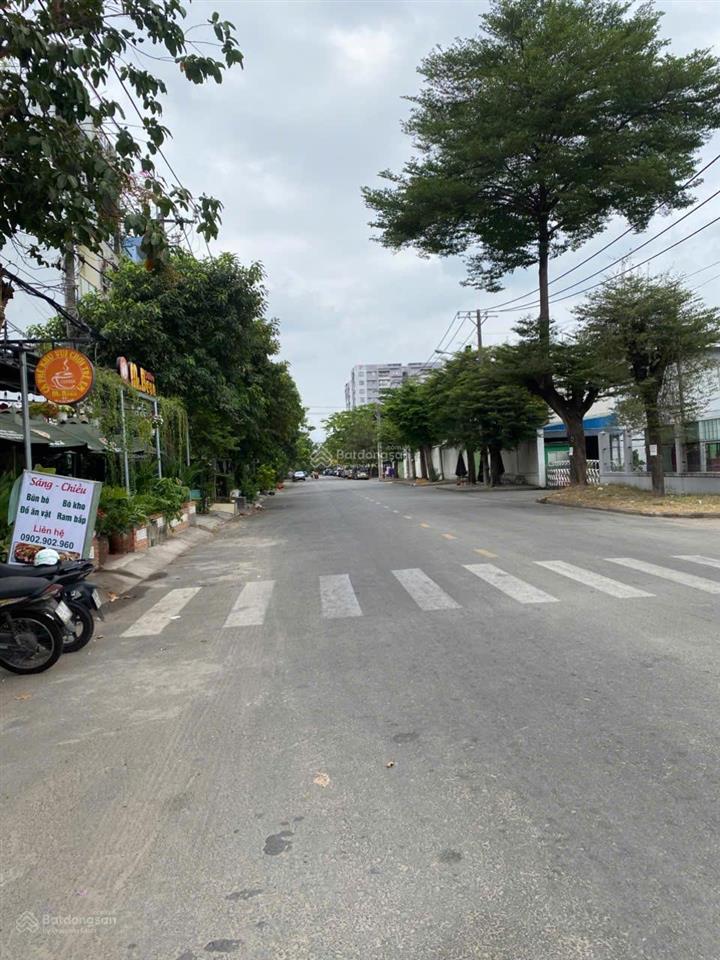 Bán nhà mặt tiền đường dc13 phường tây thạnh dt 4x15 cấp 4 bán 8,2 tỷ  0888 755 *** hiểu