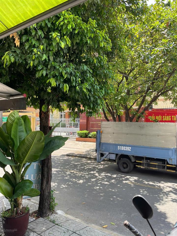 Bán nhà hẻm vip đường nguyễn hữu tiến dt 4x25 đúc 1 trệt 2 lầu sân thượng bán 11,5 tỷ