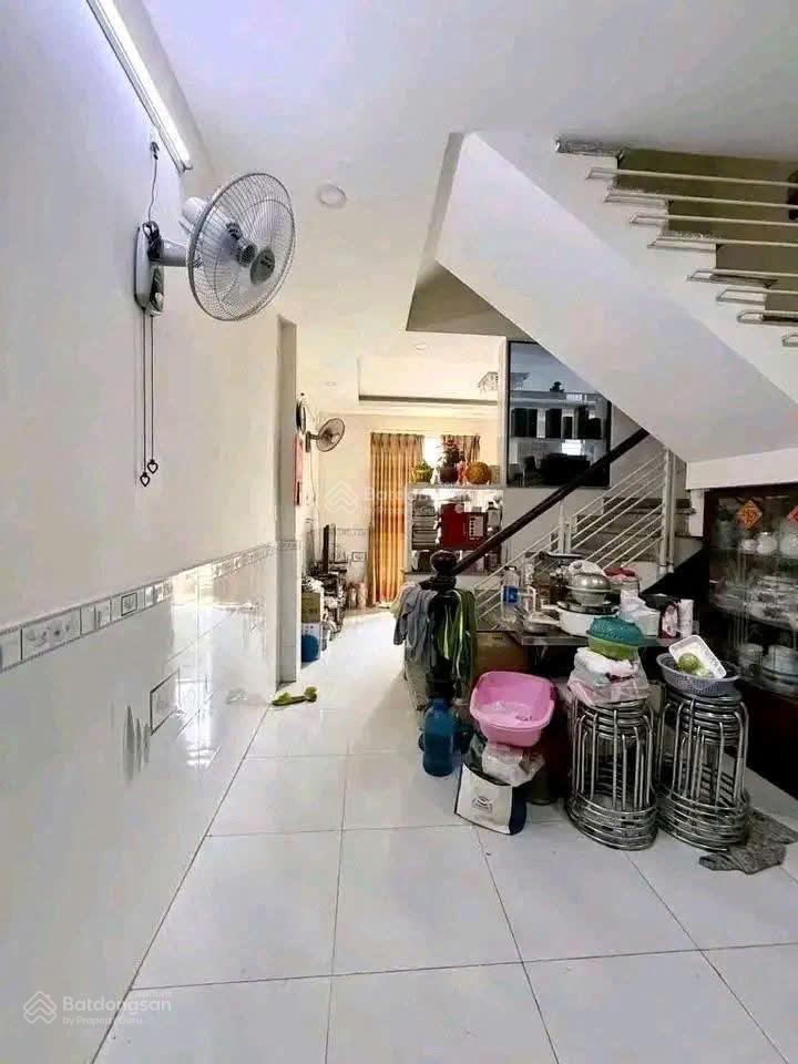 Bán nhà hxh lưu chí hiếu, tây thạnh dt 5x16m, 1 trệt 3 lầu st, 5pn, có dòng tiền cho thuê