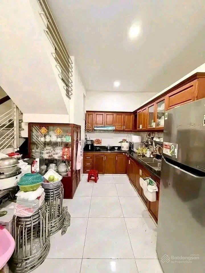 Bán nhà hxh lưu chí hiếu, tây thạnh dt 5x16m, 1 trệt 3 lầu st, 5pn, có dòng tiền cho thuê