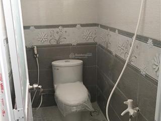 Bán tòa nhà chdv phường tân sơn nhì dt 5x34 đúc 1 trệt 5 lầu bán 28 tỷ