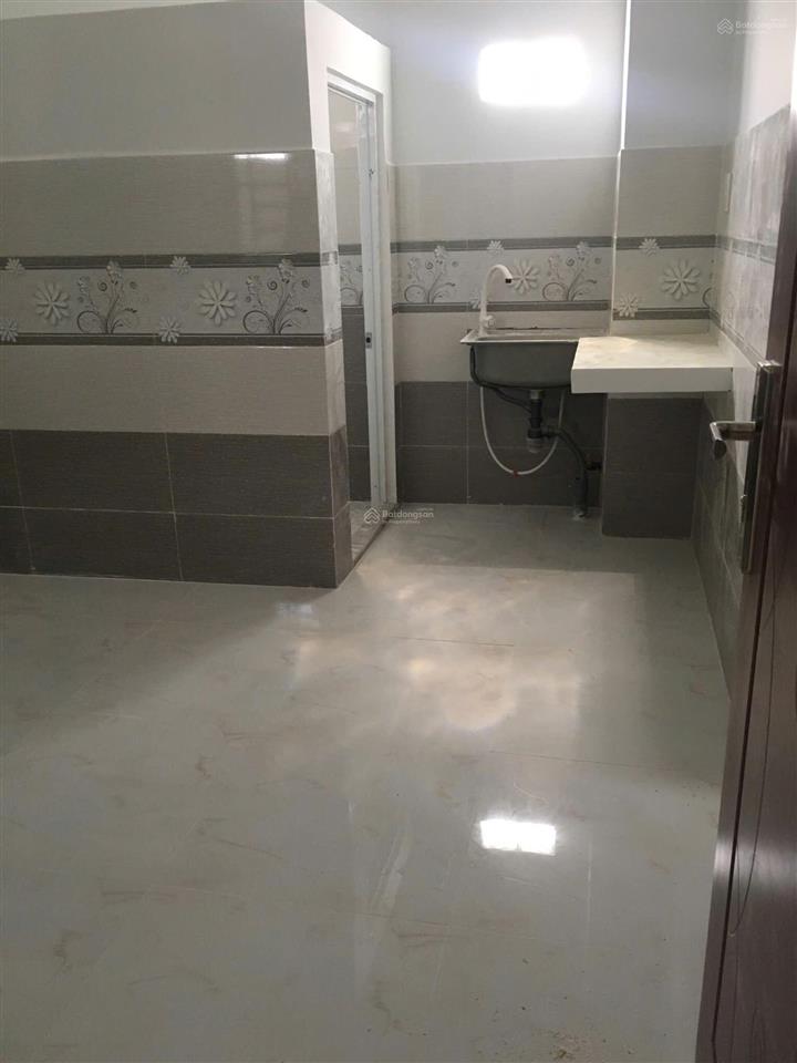 Bán tòa nhà chdv phường tân sơn nhì dt 5x34 đúc 1 trệt 5 lầu bán 28 tỷ