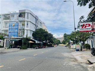 Còn 1 lô sạch đẹp mặt tiền đường 447b lê văn việt