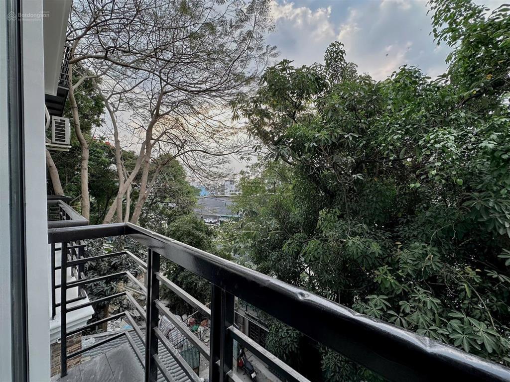Cho thuê căn hộ full nội thất  dịch vụ tốt  ban công view thoáng  gần metro