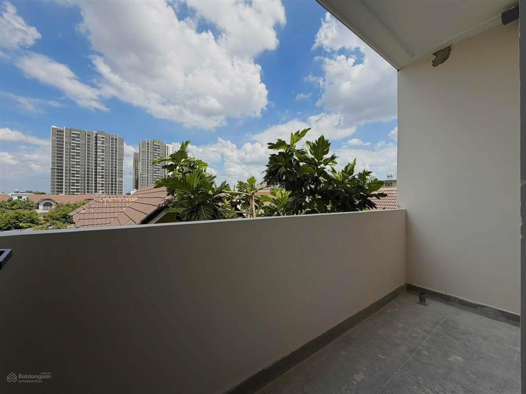 Cho thuê căn hộ new 100% full nội thất cao cấp ban công thoáng  gần đảo kim cương