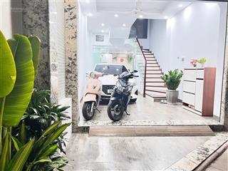 Tôi chủ nhà bán căn nhà tự xây 4.5 tầng tại ngõ 137 p.việt hưng, phường việt hưng. gara oto 7 chỗ