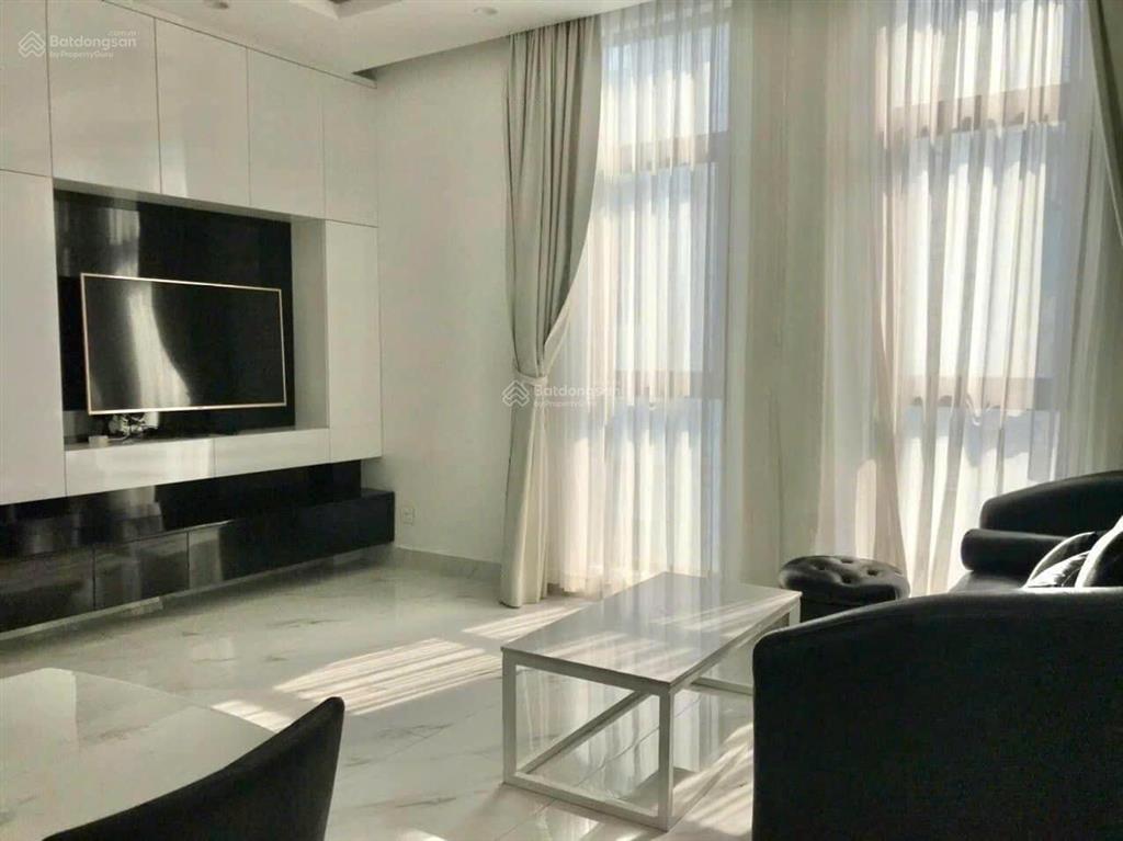 Thuê căn hộ cao cấp 2 phòng ngủ quận 1 full nội tất , sát landmark 81