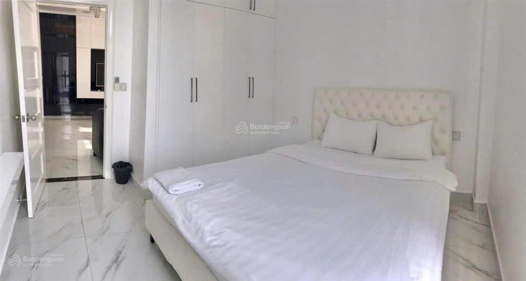 Thuê căn hộ cao cấp 2 phòng ngủ quận 1 full nội tất , sát landmark 81