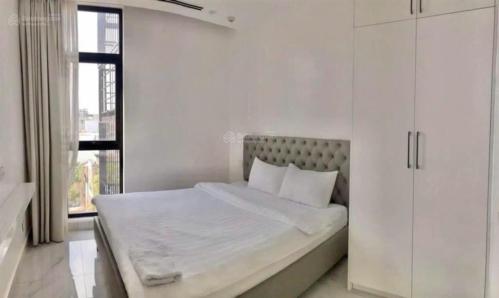 Thuê căn hộ cao cấp 2 phòng ngủ quận 1 full nội tất , sát landmark 81