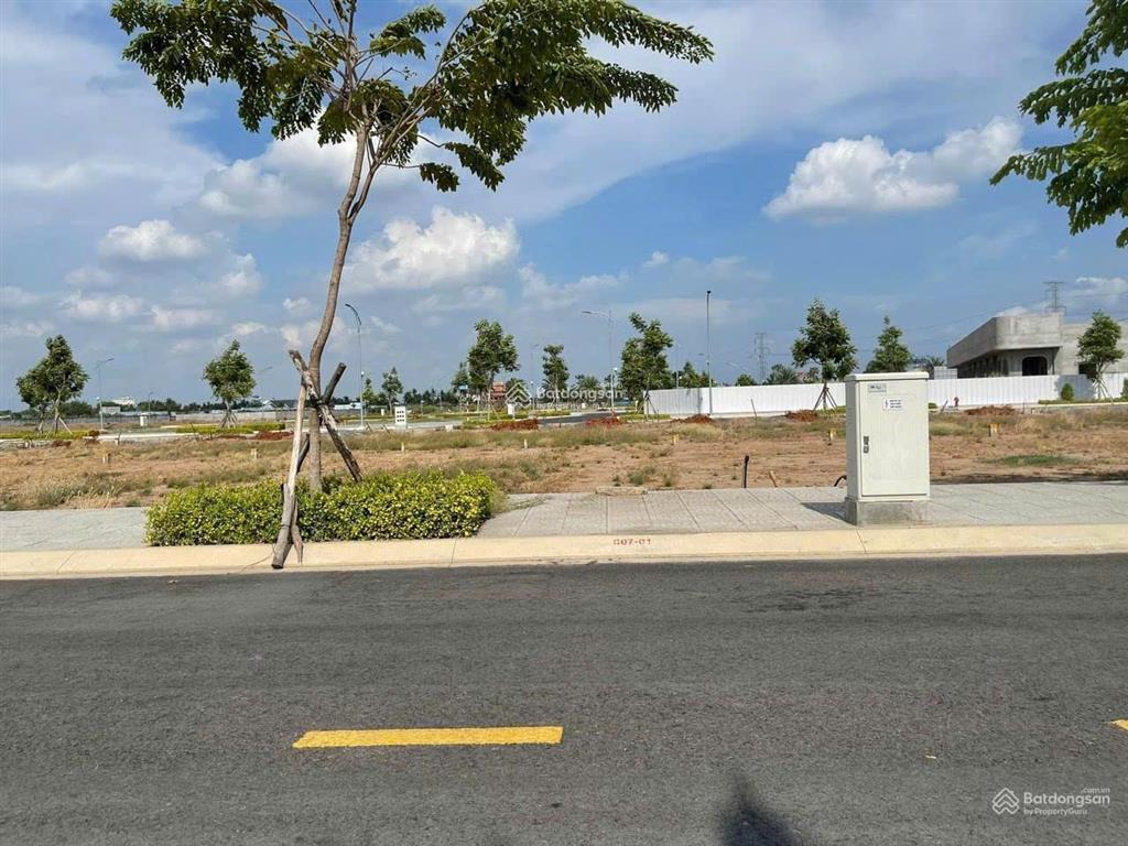 Cần bán đất nền  100m2  full thổ cư  cách sân bay quốc tế 5km  chỉ 900tr/lô  sổ hồng sẵn