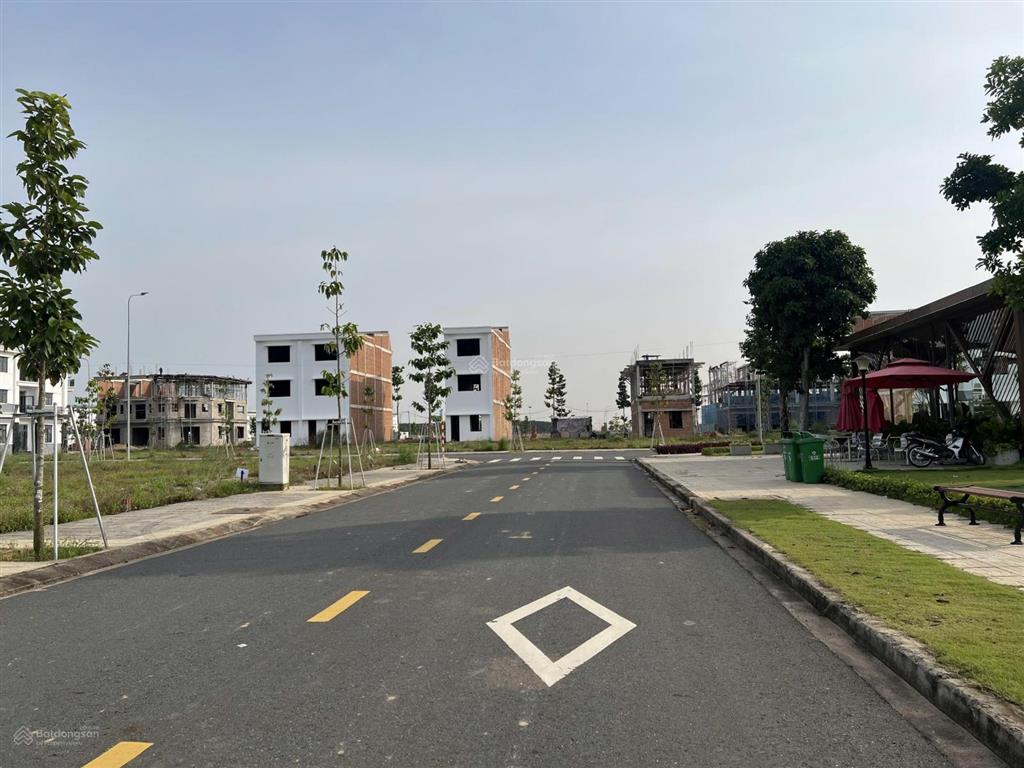 Cần bán đất nền trung tâm tp.thủ đức  100m2  full thổ cư  sổ hồng sẵn  giá 30 triệu/m2