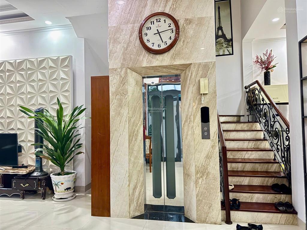 Cho thuê biệt thự kđt phước long a, phường nam nha trang. diện tích 240m2 ngang 12m