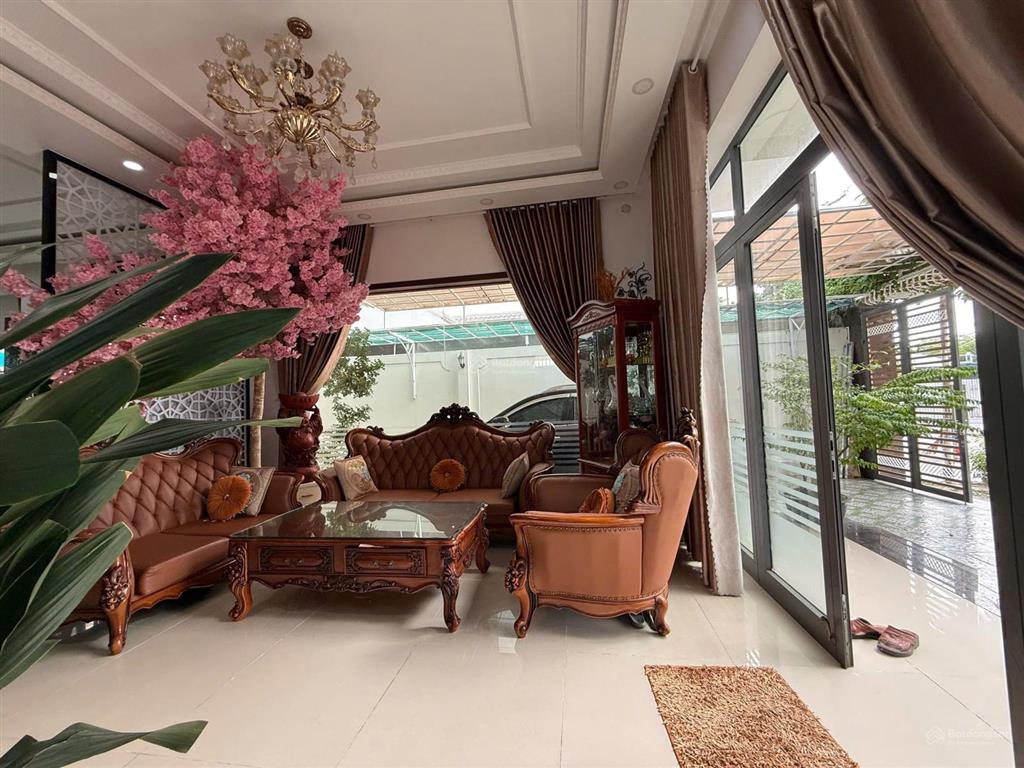 Cho thuê biệt thự kđt phước long a, phường nam nha trang. diện tích 240m2 ngang 12m
