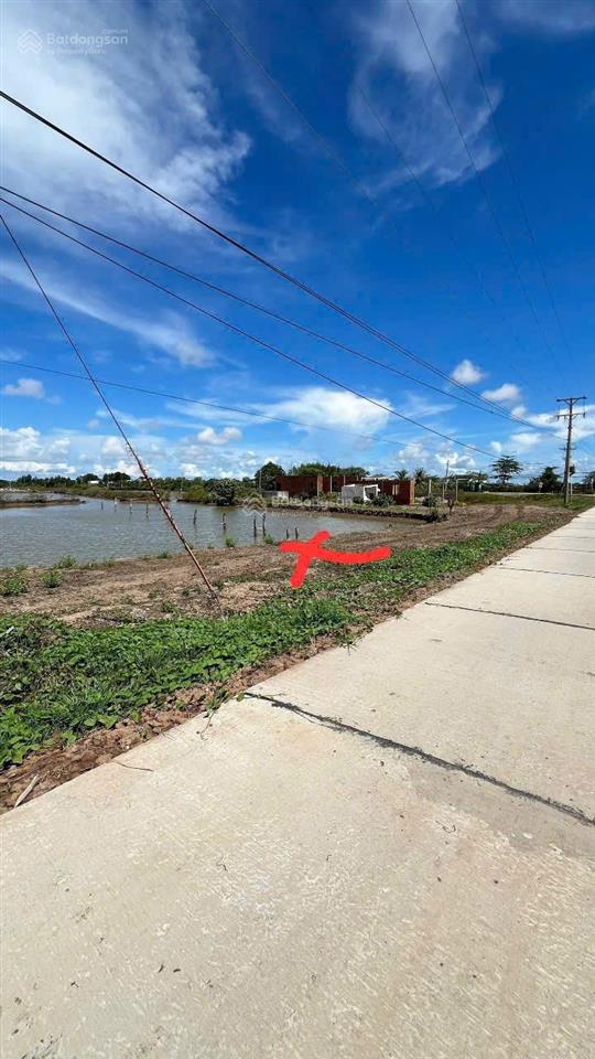 Loại đất nuôi trồng thủy sản, cách dự án cảng biển trần đề 7km