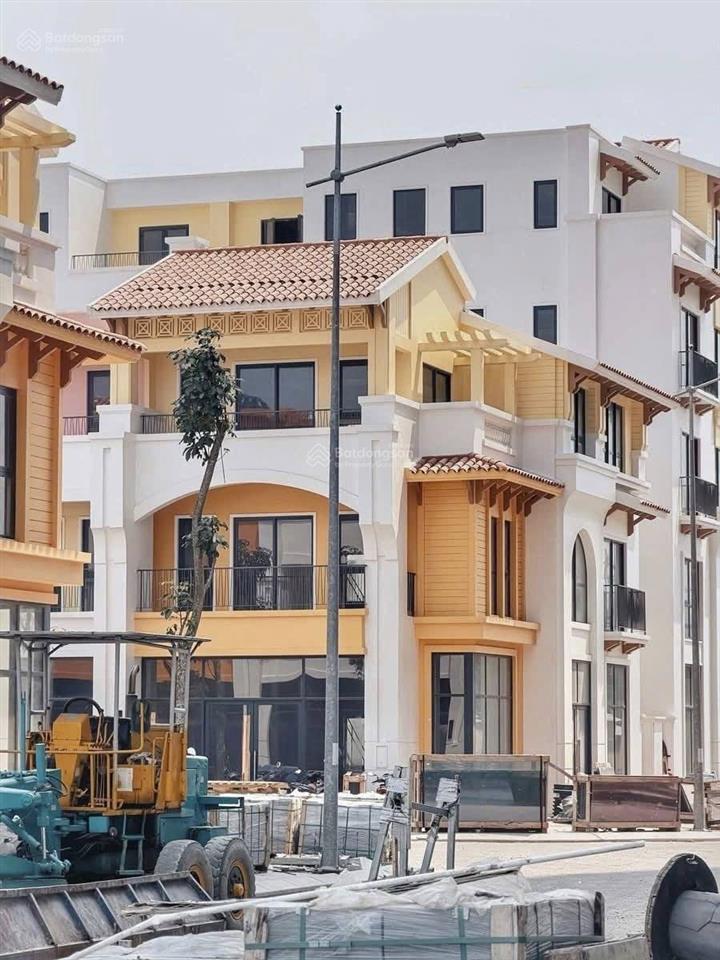 Nhà phố ven sông hàn 3 tầng gần bến du thuyền giá 45,7 tỷ