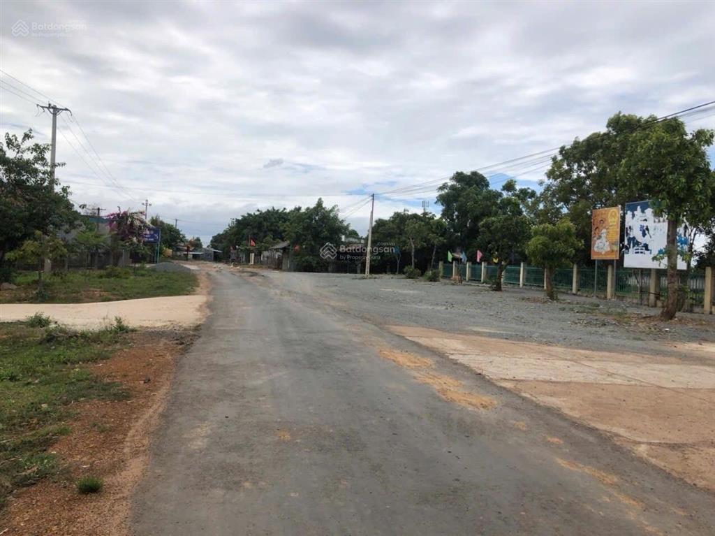 Đất nền 400m2 mặt tiền đường bê tông 12m ở trung tâm xã ia lốp, giá chỉ 450 triệu