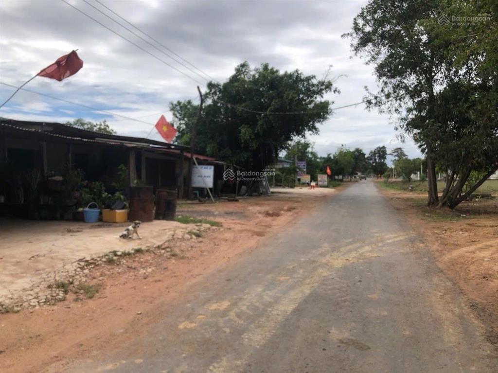 Đất nền 400m2 mặt tiền đường bê tông 12m ở trung tâm xã ia lốp, giá chỉ 450 triệu