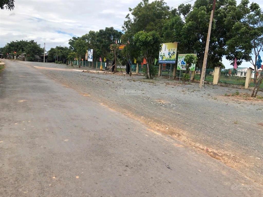 Đất nền 400m2 mặt tiền đường bê tông 12m ở trung tâm xã ia lốp, giá chỉ 450 triệu