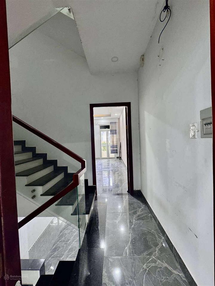 Bán nhà tân phú, gần trường đại học công thương, hẻm xe hơi, 60m2, 4 tầng, giá nhỉnh 6 tỷ.