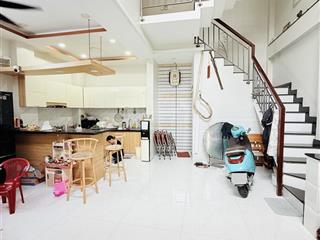 Cần bán nhà hxh  trịnh đình trọng  tân phú  giáp đầm sen và quận tân bình  5 tầng  52m2.