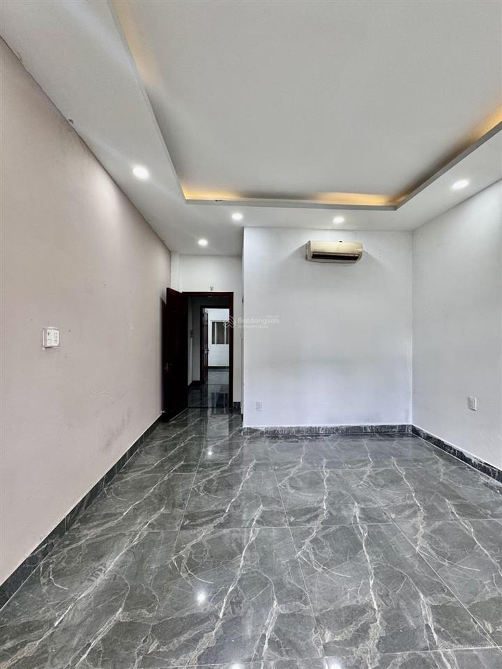 Ngay đại học công thương  lê trọng tấn  tân phú  hẻm xe hơi, nhà 4 tầng, 61m2, giá nhỉnh 6 tỷ.