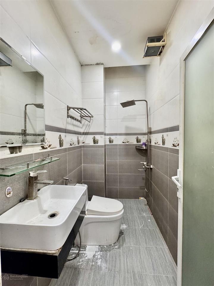 Ngay đại học công thương  lê trọng tấn  tân phú  hẻm xe hơi, nhà 4 tầng, 61m2, giá nhỉnh 6 tỷ.