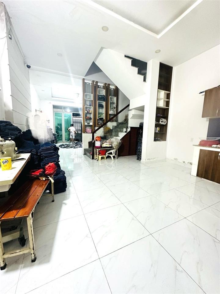 Nhà ngang 5m hiếm  hẻm 7m ô tô  đang cho thuê 12tr/tháng  gần siêu thị aeon  nhỉnh 6 tỷ