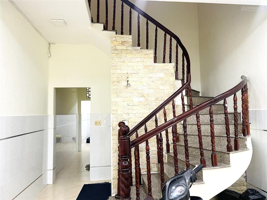 Hẻm 8m, thoại ngọc hầu, quận tân phú, gần siêu thị go, diện tích 65m2  giá nhỉnh 7 tỷ.