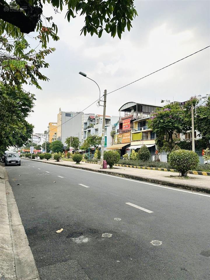 Bán nhà mặt tiền kinh doanh  đường hiền vương, quận tân phú, diện tích 65m2, 3 tầng, giá nhỉnh 6ty