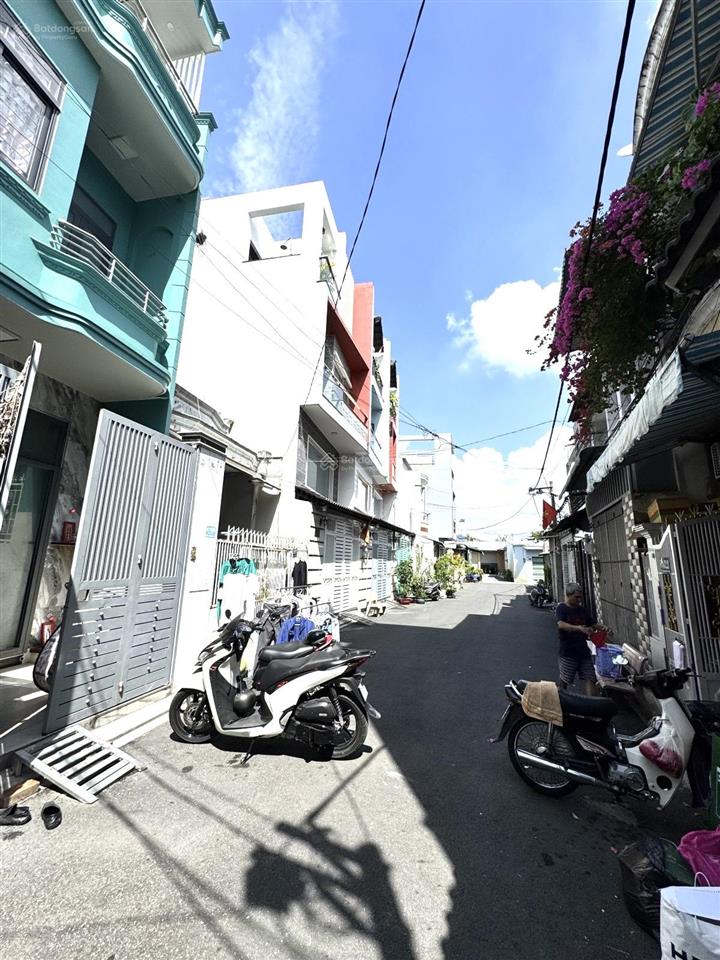Bán nhà hẻm xe hơi gần đầm sen, quận tân phú, diện tích 75m² ngang 4.2m. 4 tầng. nhỉnh 6 tỷ.