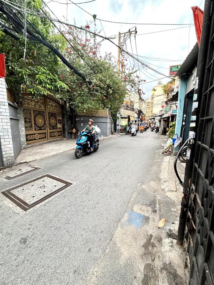 Bán nhà hẻm kinh doanh  tô hiệu, quận tân phú, gần đầm sen  65m² ngang 4.2m. nhỉnh 6 tỷ.