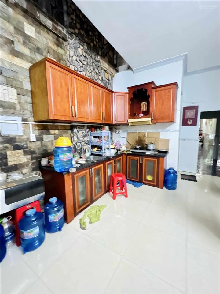 Bán gấp nhà mặt tiền đường gò dầu, quận tân phú, diện tích 80m2, giá chỉ 7.1 tỷ đã giảm 3.5 tỷ