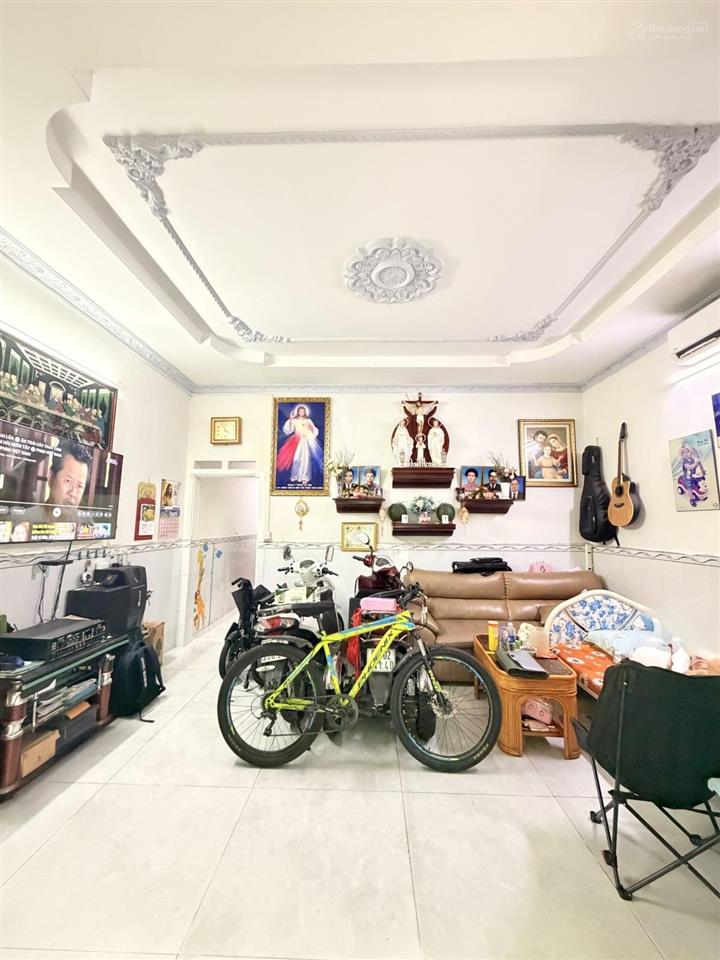Bán nhà tân sơn nhì, hẻm xe hơi 5m, ngang 5m, giá chỉ 6 tỷ hơn.