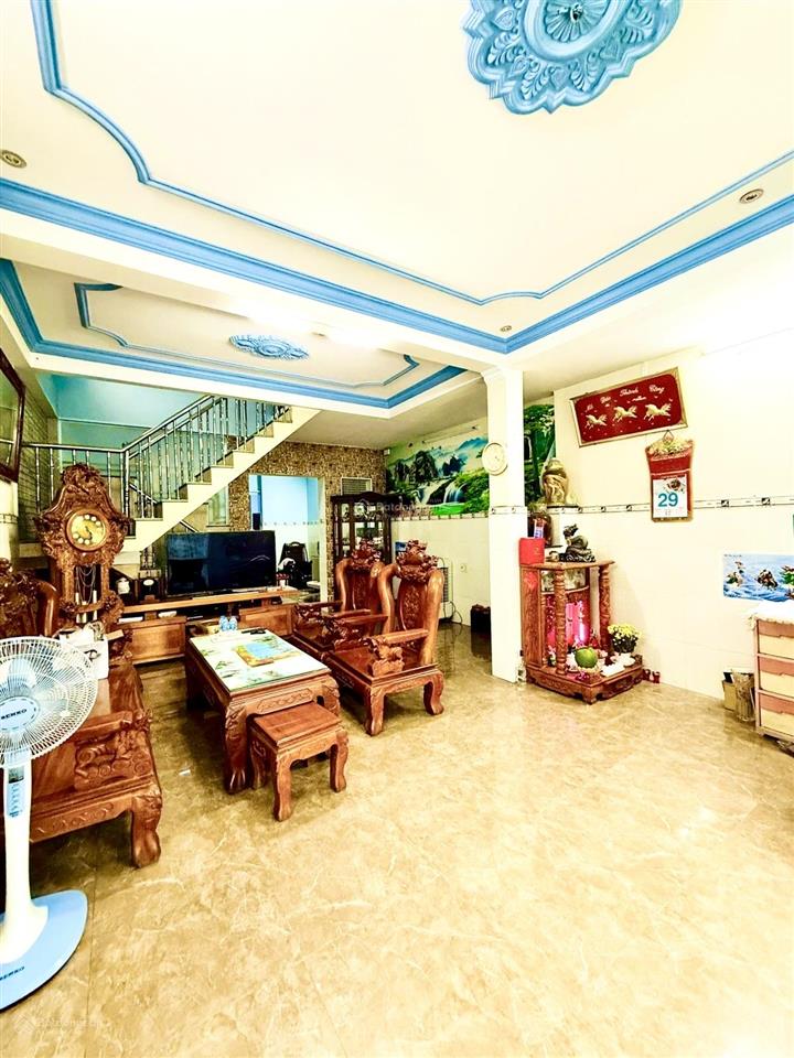 Bán nhà hxh, ngang 5m đường số 5, bình hưng hoà, bình tân, giáp tân phú, dt 125m2, giá chỉ 8,x tỷ.