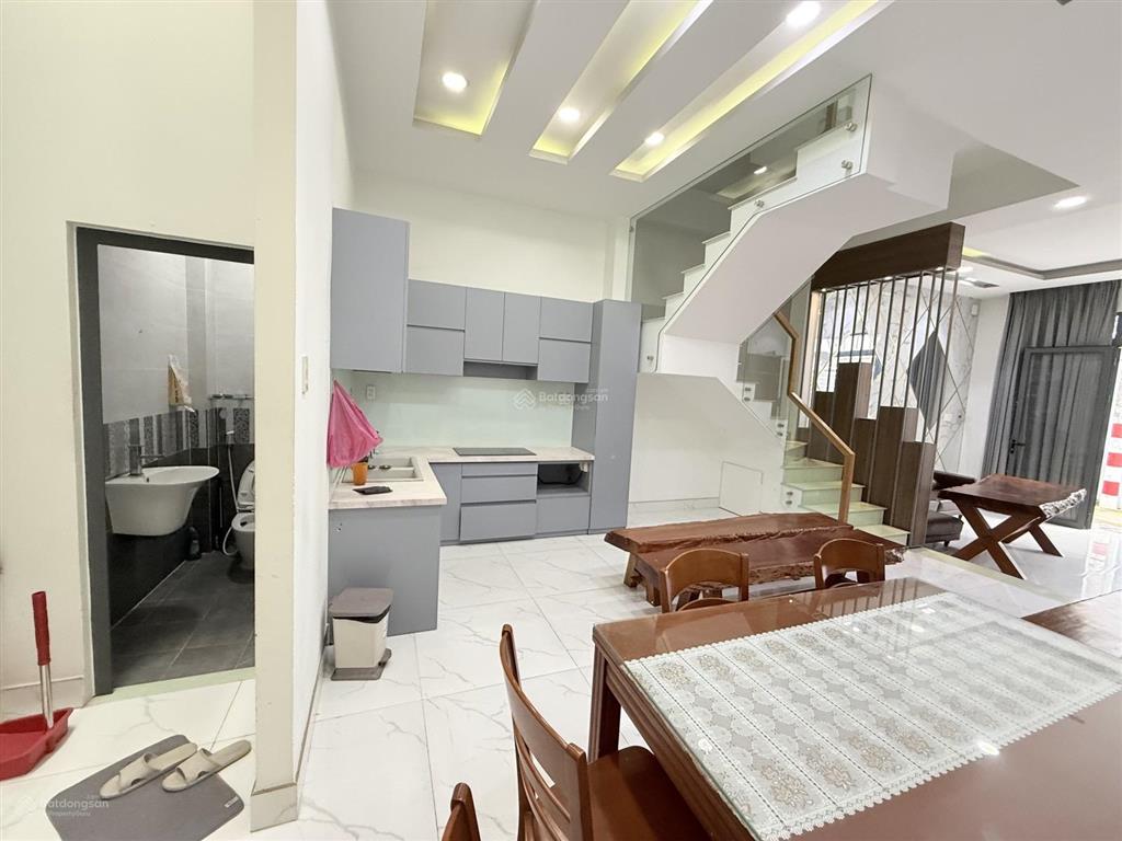 Bán nhà ngang 5.2m, hxh, nguyễn hữu tiến, tân phú, gần đh công thương, 70m2, 3 tầng, nhỉnh 6 tỷ.