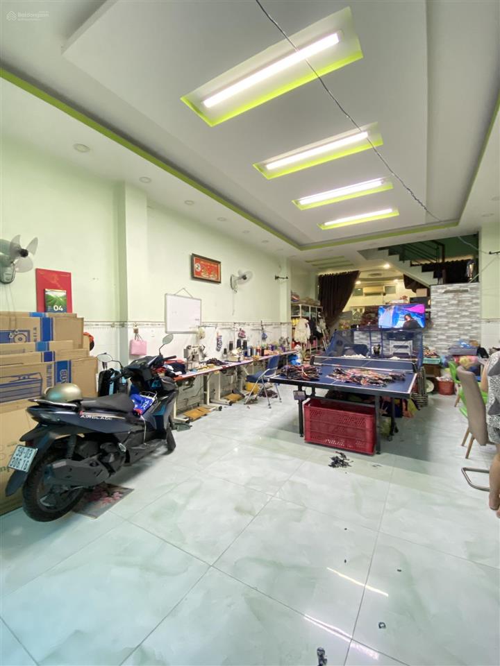 Bán nhà ngay đại học công thương, tân phú, nhà 4 tầng, dt 101m2, ngang rộng 5.5m, nhỉnh 10 tỷ.