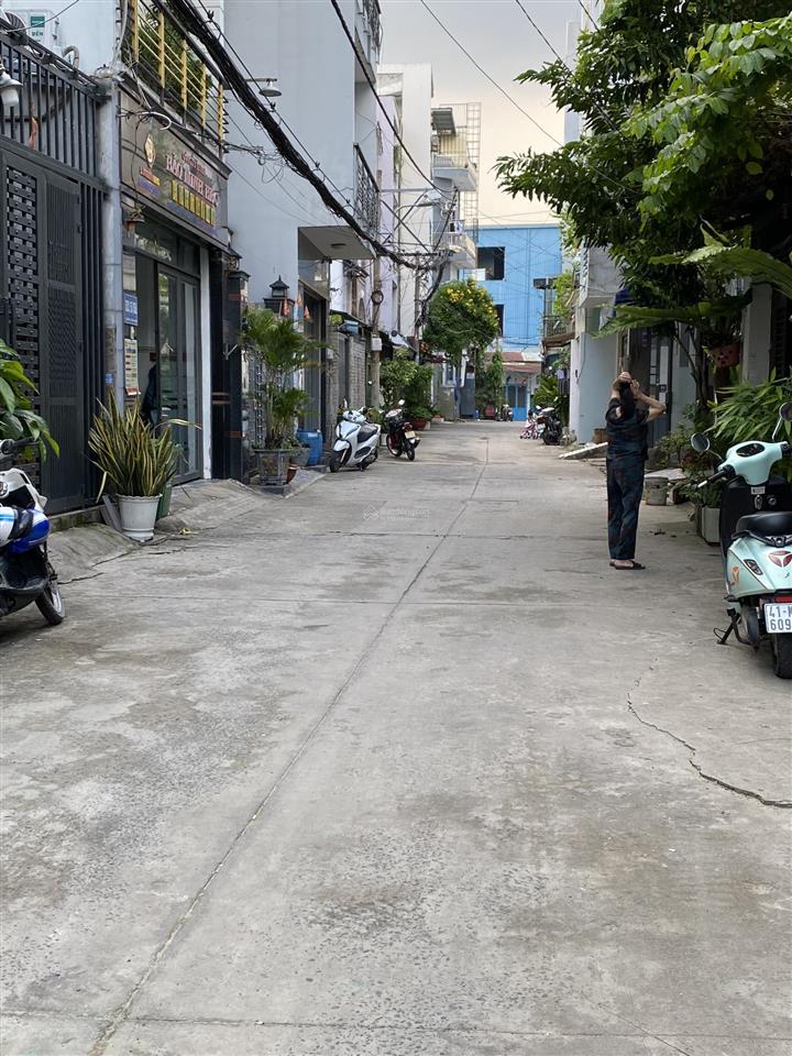 Bán nhà ngay đại học công thương, tân phú, nhà 4 tầng, dt 101m2, ngang rộng 5.5m, nhỉnh 10 tỷ.