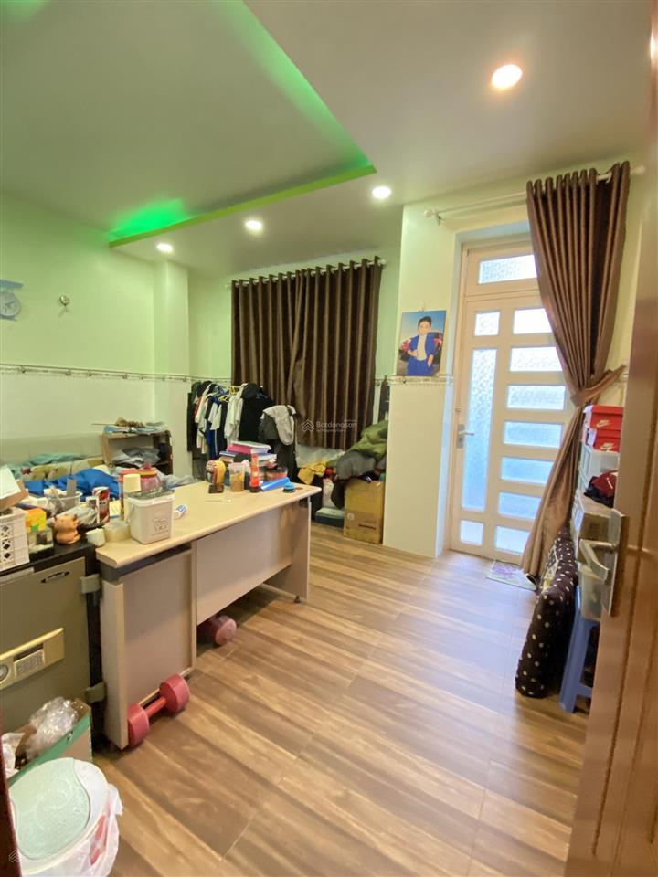 Bán nhà ngay đại học công thương, tân phú, nhà 4 tầng, dt 101m2, ngang rộng 5.5m, nhỉnh 10 tỷ.