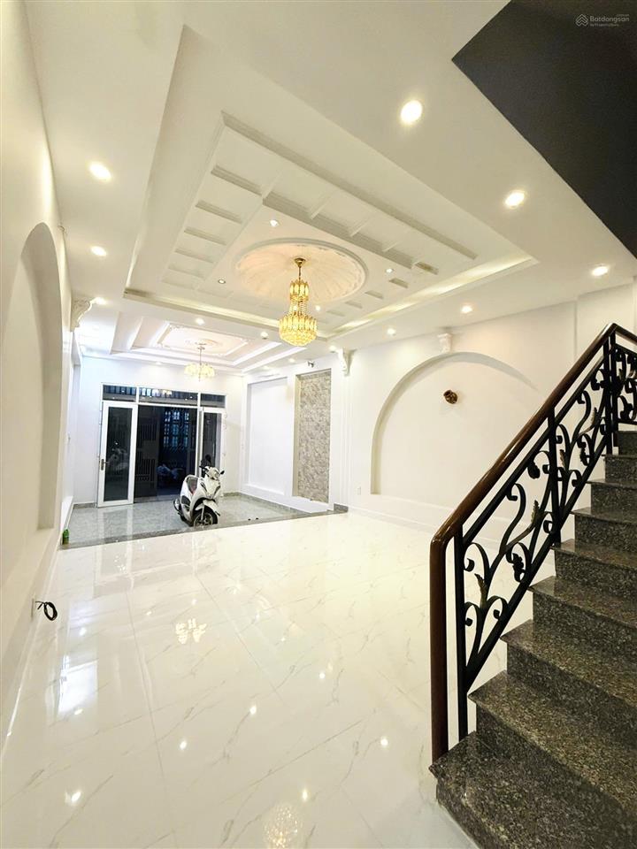 Bán nhà sơn kỳ, tân phú, ngay đại học công thương, diện tích 90m2  3 tầng đang cho thuê 16tr/tháng