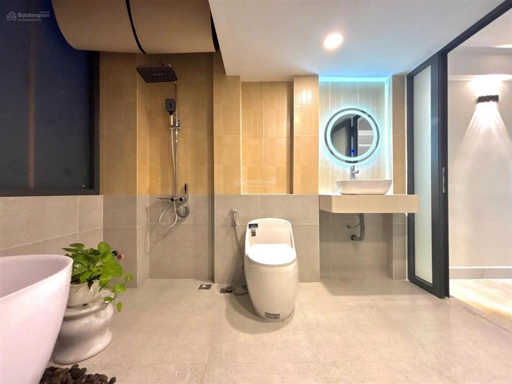 Siêu vị trí! nhà 5 tầng (5pn) mới, full nội thất, nh 4.4mx13m khu phan xích long, pn chỉ 7,35 tỷ