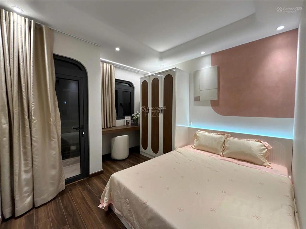 Siêu vị trí! nhà 5 tầng (5pn) mới, full nội thất, nh 4.4mx13m khu phan xích long, pn chỉ 7,35 tỷ