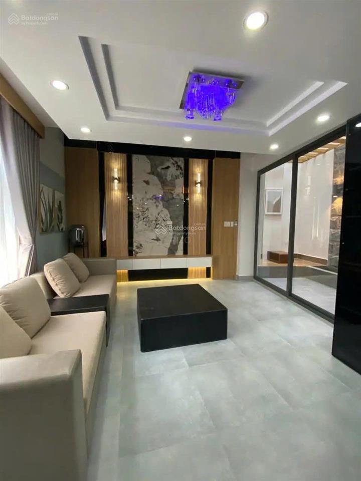 Vị trí tiềm năng! ngang siêu hiếm 9m, nhà 5 tầng, sd 150m2, hxh phan xích long, pn chỉ 11.5 tỷ tl