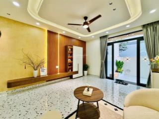 Chỉ 7,85 tỷ sở hữu ngay nhà 2 tầng đẹp, full nội thất, dt 4.4x15m  65m2, hxh thích quảng đức, pn