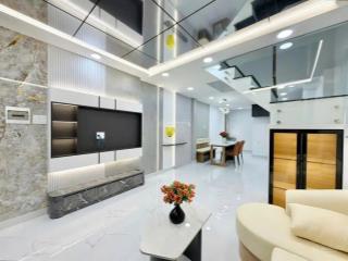 Nhà mới, ở ngay! cách mt chỉ 1 căn, nhà 5 tầng (6pn) ở ngay, sd 115m2 hoàng văn thụ chỉ 8,25 tỷ