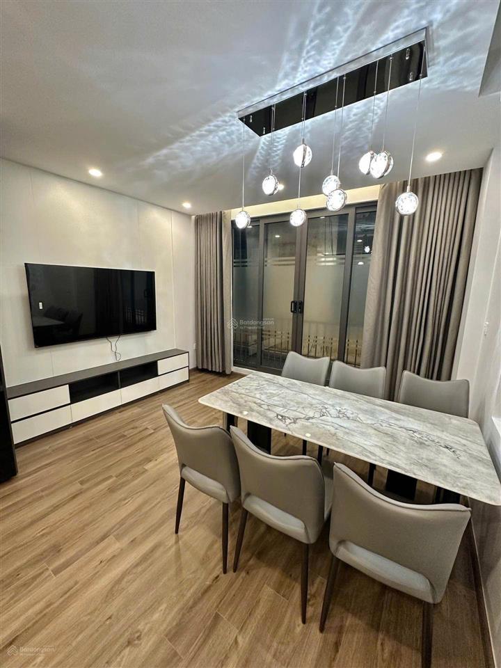 Chỉ 15 tỷ có ngay nhà cầu giấy 40m2, 6 tầng thang máy, oto đỗ cửa