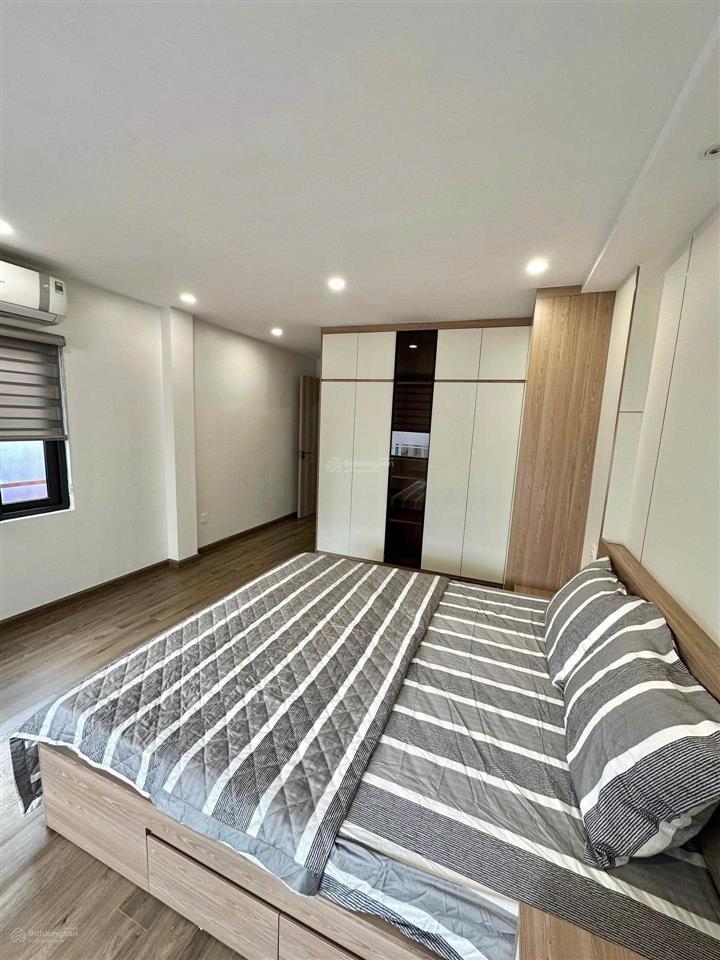 Chỉ 15 tỷ có ngay nhà cầu giấy 40m2, 6 tầng thang máy, oto đỗ cửa