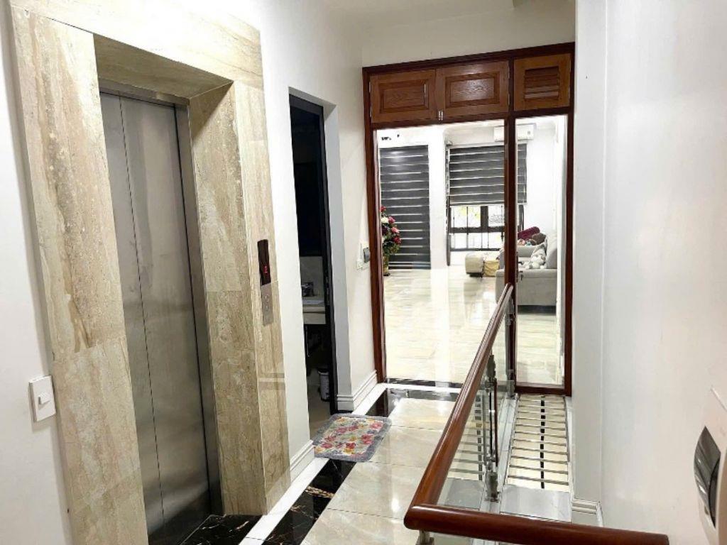 Bán nhà Nguyễn Khánh Toàn 45m2, 6 tầng, ô tô tránh, kinh doanh sầm uất, 15 tỷ 