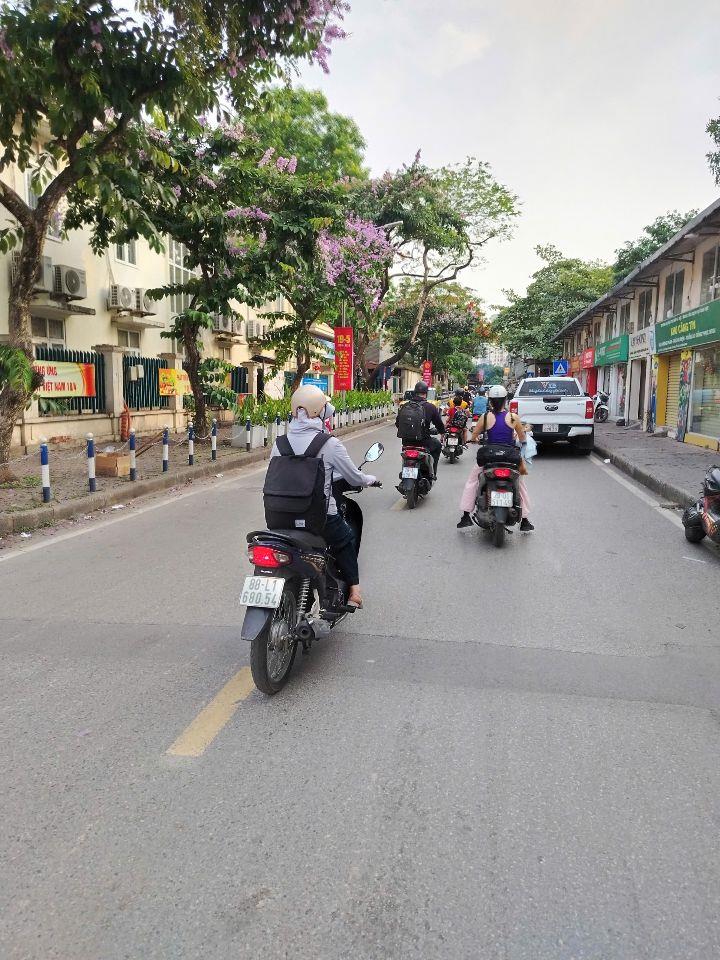 Bán nhà Nguyễn Khánh Toàn 45m2, 6 tầng, ô tô tránh, kinh doanh sầm uất, 15 tỷ 